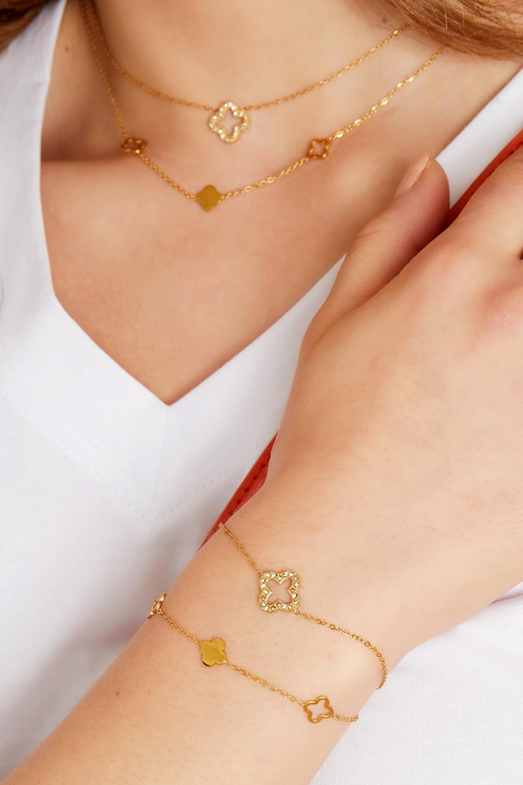 Armband klavertje met zirkonia steentjes Goud kleur Stainless Steel