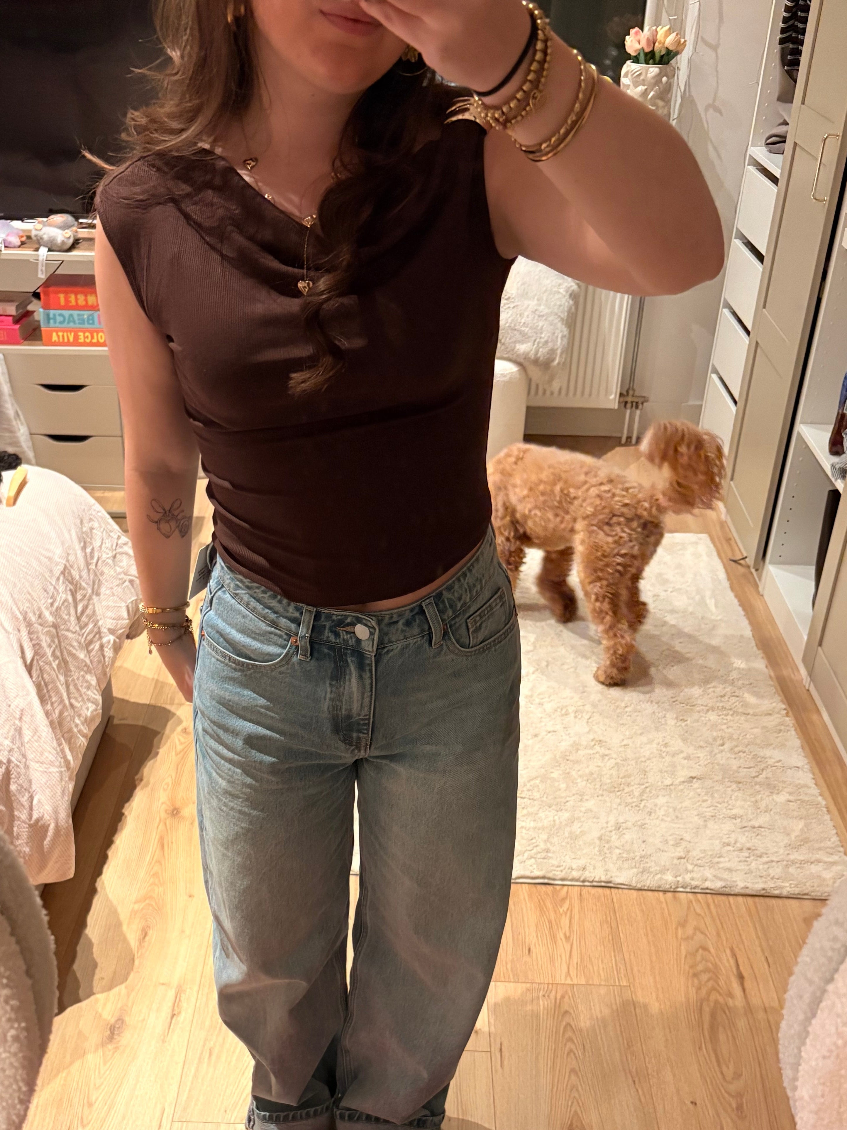 Mila Sculpt Top – Bruin