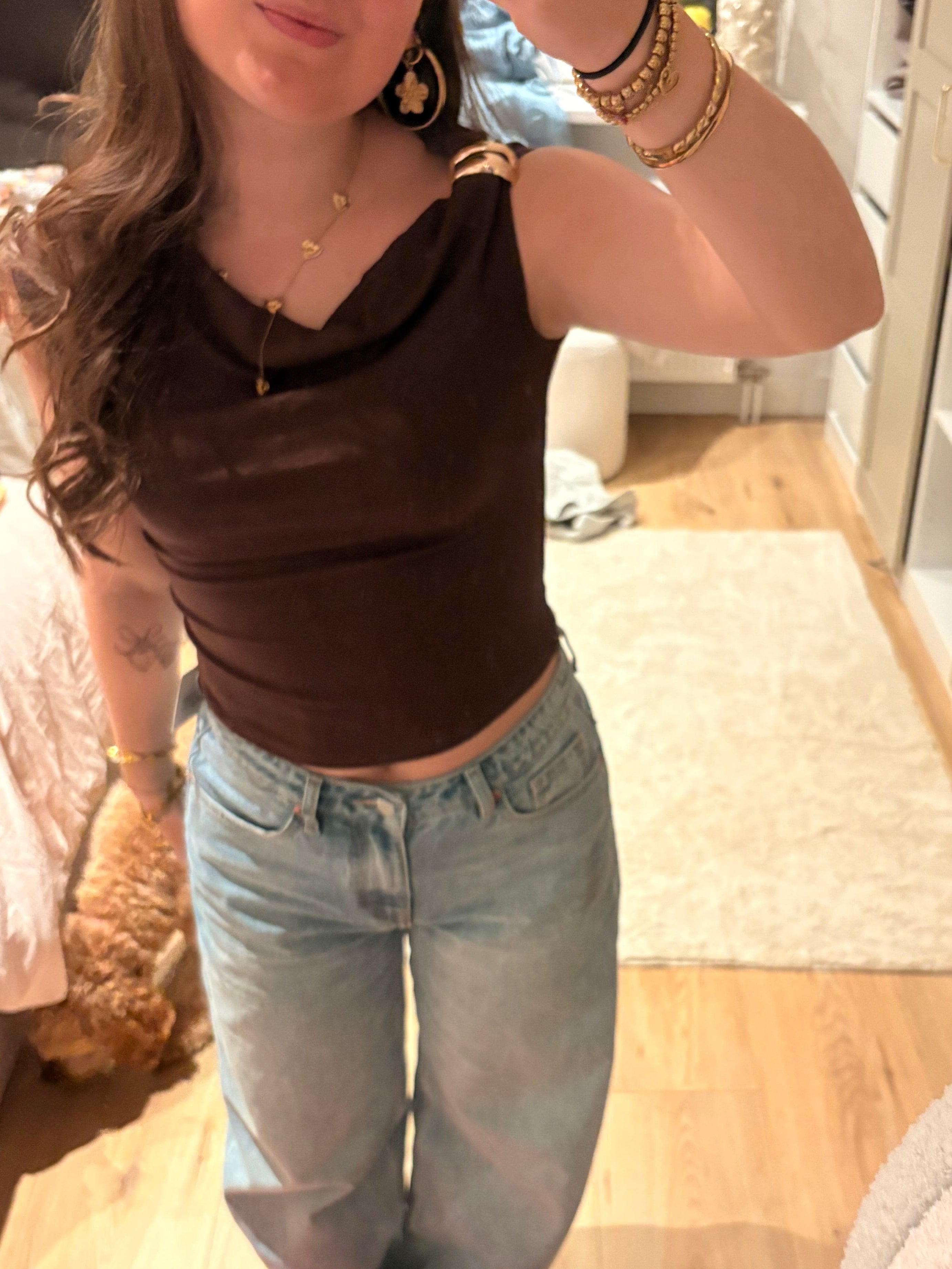 Mila Sculpt Top – Bruin