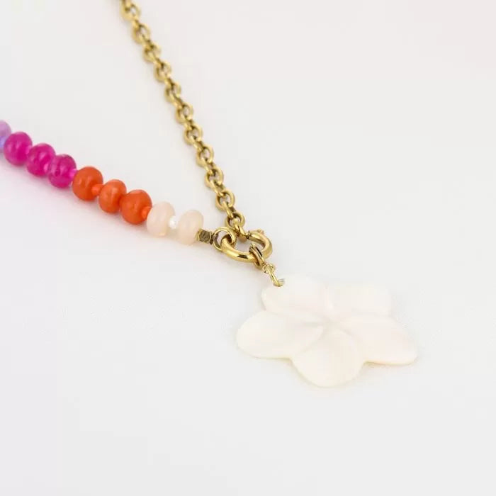 Kralen ketting met bloem