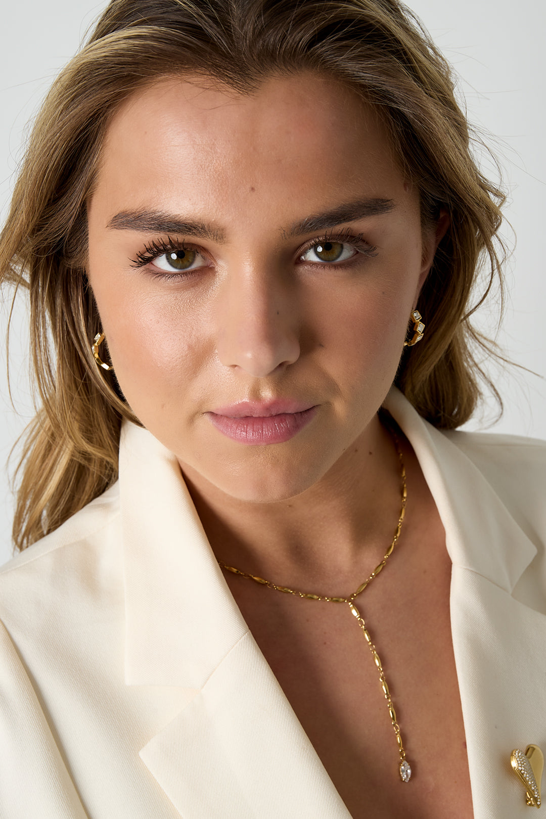 Oorbellen met afwisselde steentjes